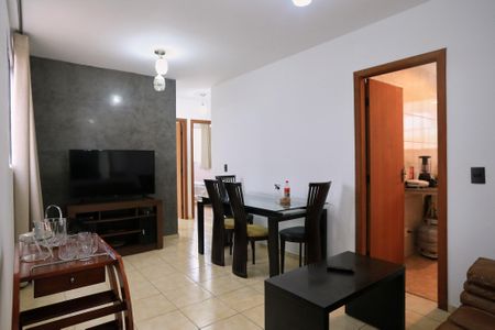 Sala de apartamento para alugar com 3 quartos, 47m² em Pirajá, Belo Horizonte