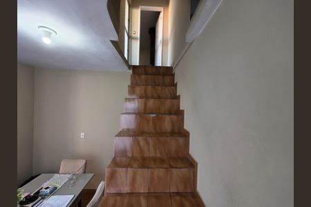 Casa à venda com 120m², 2 quartos e sem vagaEscada Segundo andar