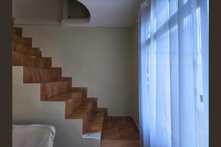 Casa à venda com 120m², 2 quartos e sem vagaEscada Segundo andar