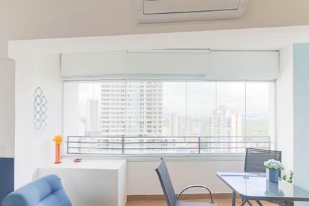 Studio para alugar com 25m², 1 quarto e 1 vaga Studio para alugar com 25m², 1 quarto e 1 vagaStudio - Quarto e Cozinha