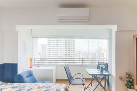 Studio para alugar com 25m², 1 quarto e 1 vaga Studio para alugar com 25m², 1 quarto e 1 vagaStudio - Quarto e Cozinha