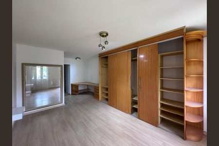 Casa de condomínio para alugar com 480m², 3 quartos e 2 vagasSuíte 1