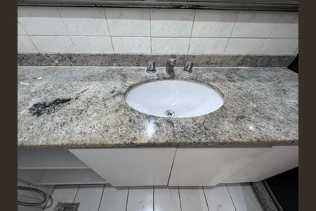 Casa de condomínio para alugar com 480m², 3 quartos e 2 vagasSuíte 1 - Banheiro