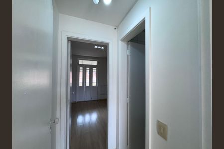 Casa de condomínio para alugar com 480m², 3 quartos e 2 vagasCorredor