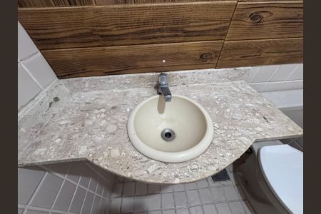 Casa de condomínio para alugar com 480m², 3 quartos e 2 vagasLavabo