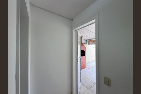 Casa de condomínio para alugar com 480m², 3 quartos e 2 vagasCorredor