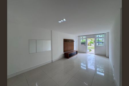 Sala de casa de condomínio para alugar com 3 quartos, 480m² em Recreio dos Bandeirantes, Rio de Janeiro