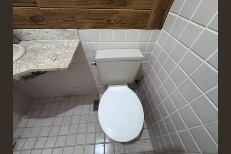 Casa de condomínio para alugar com 480m², 3 quartos e 2 vagasLavabo