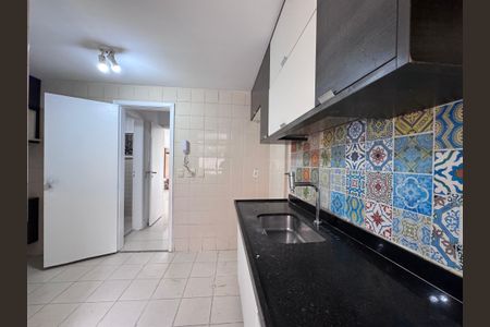 Casa de condomínio para alugar com 480m², 3 quartos e 2 vagasCozinha