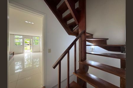 Sala de casa de condomínio para alugar com 3 quartos, 480m² em Recreio dos Bandeirantes, Rio de Janeiro