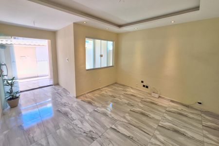 Sala de casa para alugar com 2 quartos, 130m² em Jardim Primavera, Duque de Caxias