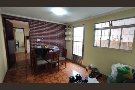 Sala de casa para alugar com 2 quartos, 56m² em Parada Xv de Novembro, São Paulo