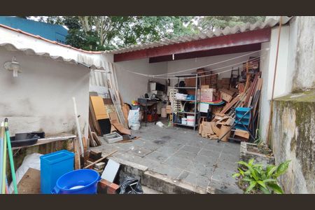 Casa para alugar com 56m², 2 quartos e sem vagaQuintal