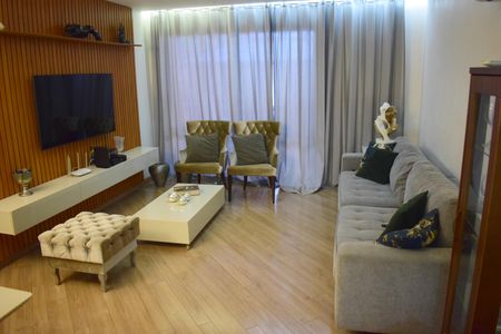 Apartamento para alugar com 340m², 3 quartos e 2 vagasSala