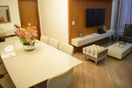 Apartamento para alugar com 340m², 3 quartos e 2 vagasSala