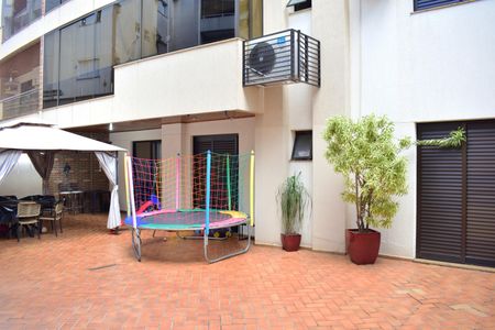 Apartamento para alugar com 340m², 3 quartos e 2 vagasQuintal