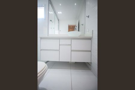 Apartamento à venda com 133m², 3 quartos e 3 vagasBanheiro da Suíte 2