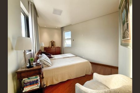 Apartamento à venda com 300m², 4 quartos e 3 vagas