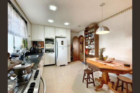 Apartamento à venda com 300m², 4 quartos e 3 vagas