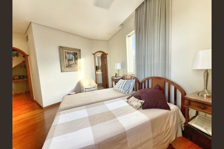 Apartamento à venda com 300m², 4 quartos e 3 vagas