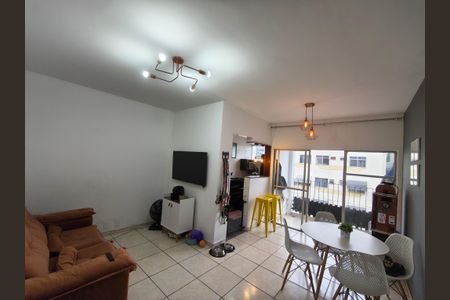 Sala de apartamento para alugar com 2 quartos, 54m² em Taquara, Rio de Janeiro