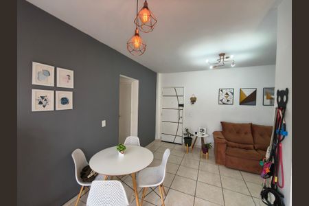 Sala de apartamento para alugar com 2 quartos, 54m² em Taquara, Rio de Janeiro