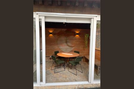 Casa à venda com 3 quartos, 190m² em Liberdade, São Paulo