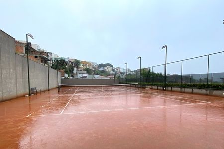 Apartamento à venda com 240m², 4 quartos e 5 vagasÁrea comum - Quadra de Tênis