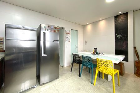 Apartamento à venda com 240m², 4 quartos e 5 vagasCozinha