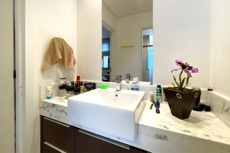 Apartamento à venda com 240m², 4 quartos e 5 vagasBanheiro