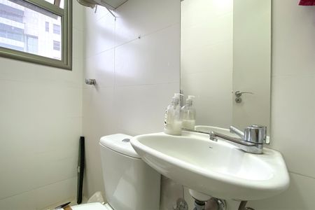 Apartamento à venda com 240m², 4 quartos e 5 vagasBanheiro de serviço