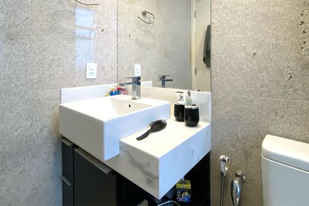 Apartamento à venda com 240m², 4 quartos e 5 vagasBanheiro da Suíte 2