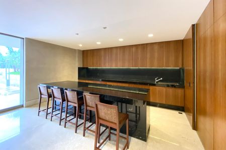 Apartamento à venda com 240m², 4 quartos e 5 vagasÁrea comum - Salão de festas