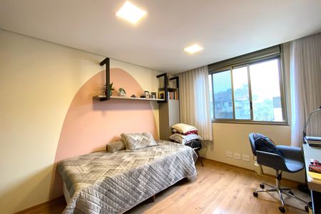 Apartamento à venda com 240m², 4 quartos e 5 vagasQuarto 4