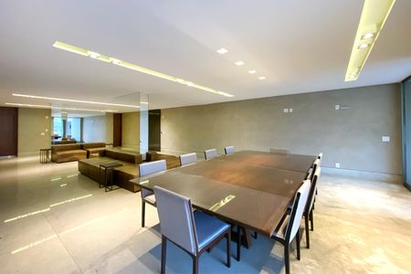 Apartamento à venda com 240m², 4 quartos e 5 vagasÁrea comum - Salão de festas