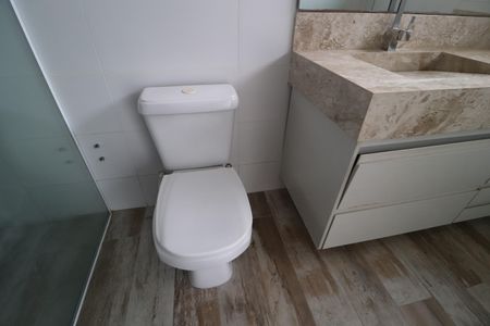 Casa de condomínio para alugar com 140m², 4 quartos e 2 vagasBanheiro do Quarto 4