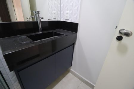 Casa de condomínio para alugar com 140m², 4 quartos e 2 vagasBanheiro Social