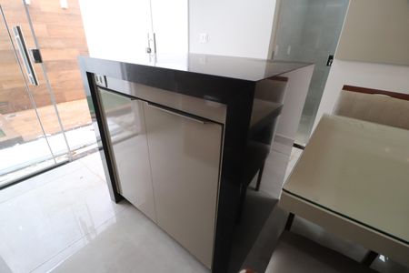 Casa de condomínio para alugar com 140m², 4 quartos e 2 vagasCozinha