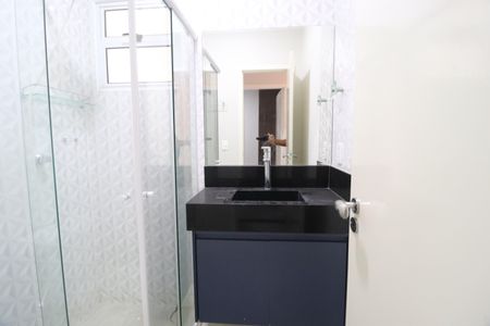 Casa de condomínio para alugar com 140m², 4 quartos e 2 vagasBanheiro Social