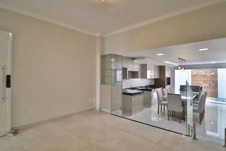 Sala de casa de condomínio para alugar com 4 quartos, 140m² em Aclimação, Uberlândia