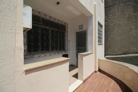 Apartamento à venda com 70m², 2 quartos e 1 vagaÁrea de Serviço