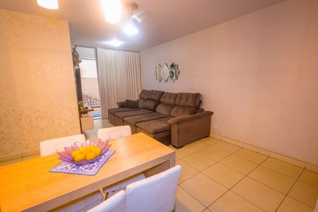 Cozinha de apartamento para alugar com 3 quartos, 70m² em Parque Oeste Industrial, Goiânia