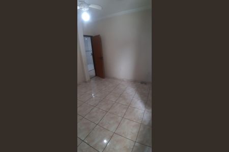 Quarto de casa para alugar com 2 quartos, 70m² em Bento Ribeiro, Rio de Janeiro