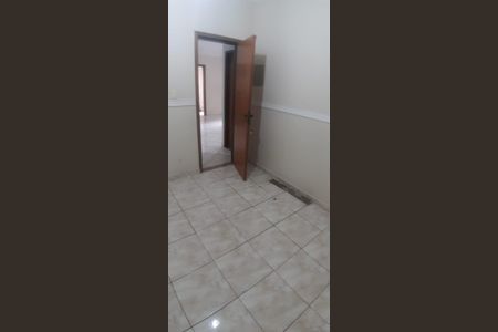 Quarto de casa para alugar com 2 quartos, 70m² em Bento Ribeiro, Rio de Janeiro