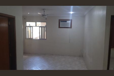 Sala de casa para alugar com 2 quartos, 70m² em Bento Ribeiro, Rio de Janeiro