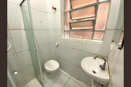 Banheiro de apartamento para alugar com 1 quarto, 42m² em República, São Paulo