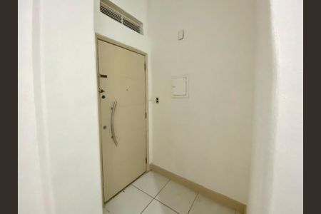 Hall de entrada de apartamento para alugar com 1 quarto, 42m² em República, São Paulo