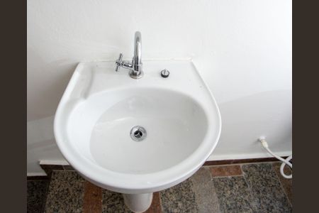 Casa para alugar com 35m², 1 quarto e sem vagaBanheiro