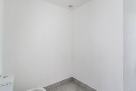 Studio à venda com 29m², 1 quarto e sem vaga Studio à venda com 29m², 1 quarto e sem vagaBanheiro