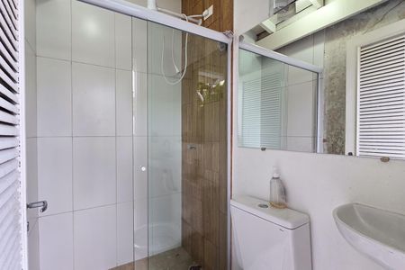 Casa à venda com 300m², 4 quartos e 4 vagas Casa à venda com 300m², 4 quartos e 4 vagasBanheiro Social 2